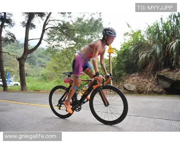 成为足球明星的道路究竟有多艰辛与挑战需要怎样的努力与坚持